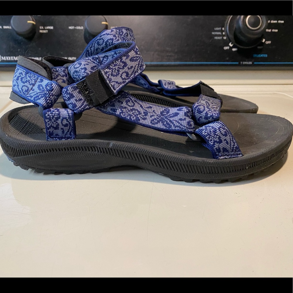 Women’s Size 9 Teva Sandals